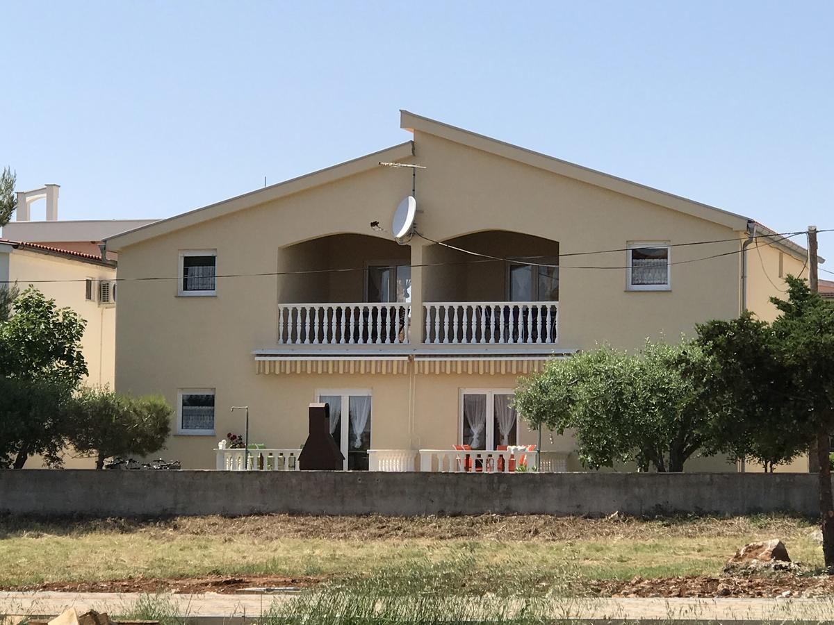 Apartments Villa Engeli Vir Ngoại thất bức ảnh