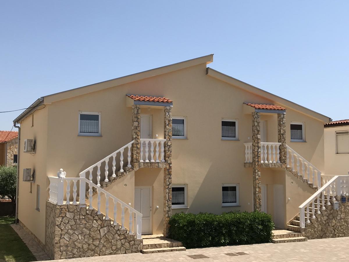 Apartments Villa Engeli Vir Ngoại thất bức ảnh