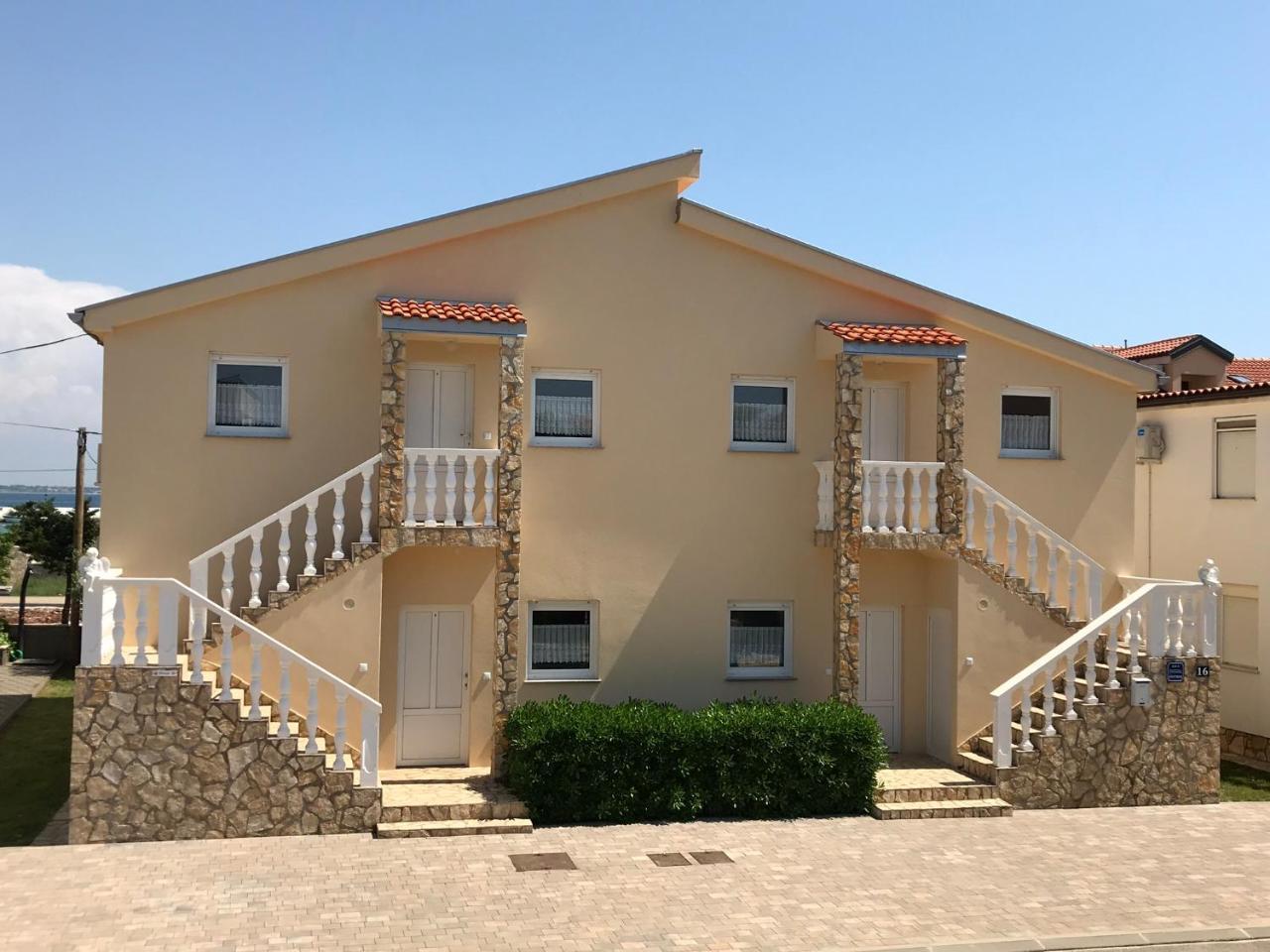 Apartments Villa Engeli Vir Ngoại thất bức ảnh
