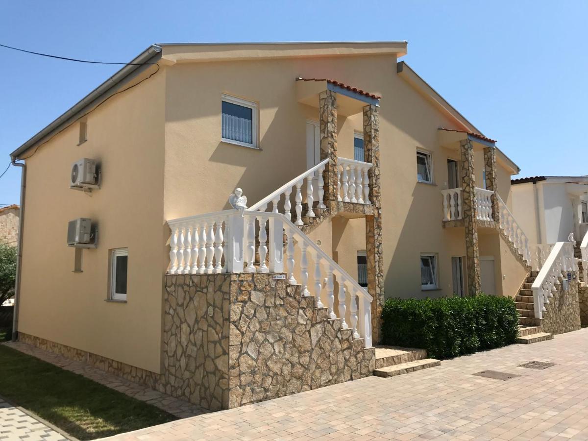 Apartments Villa Engeli Vir Ngoại thất bức ảnh